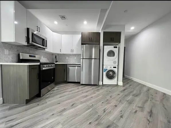 131 Stanhope Street image 1 of 6