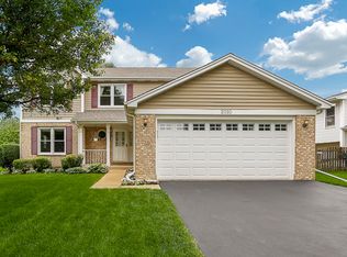 2010 Cherokee Dr, West Chicago, IL