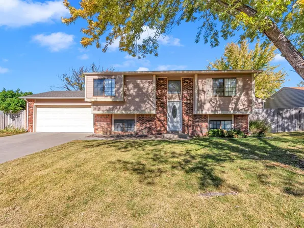 6902 E Winterberry Cir, Wichita, KS 67226