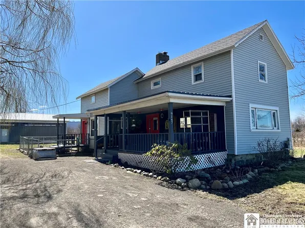 9167 E Lake Rd, Westfield, NY 14787