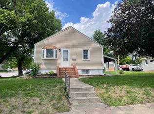 904 18th St, Gothenburg, NE 69138