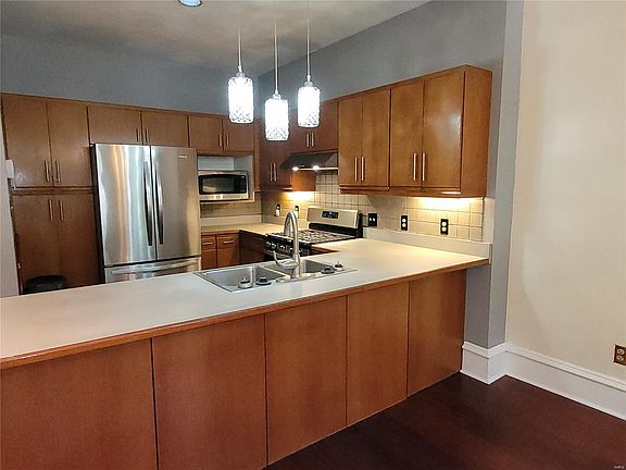 5th image of 943 Park Ave