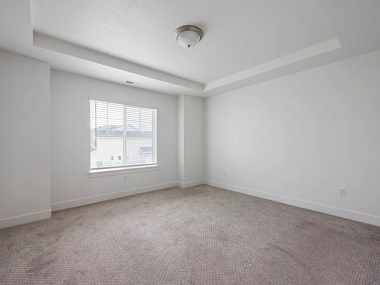 1303 E 920 N — Photo 9