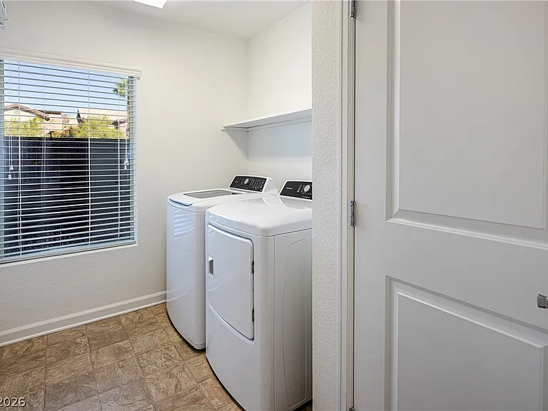 8040 Carpenter Creek Ave — Photo 20