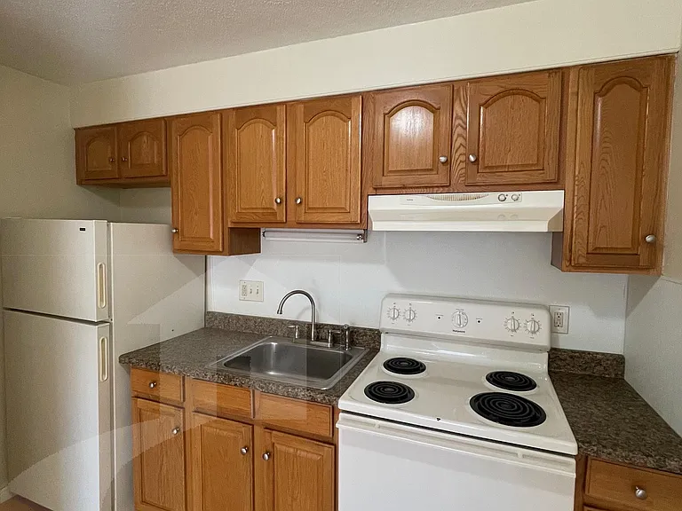 21 Franklin St #3 — Photo 4