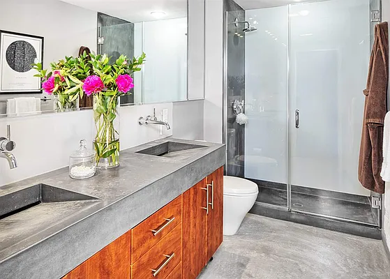 Sold by Keller Williams City Life Realty | media 10