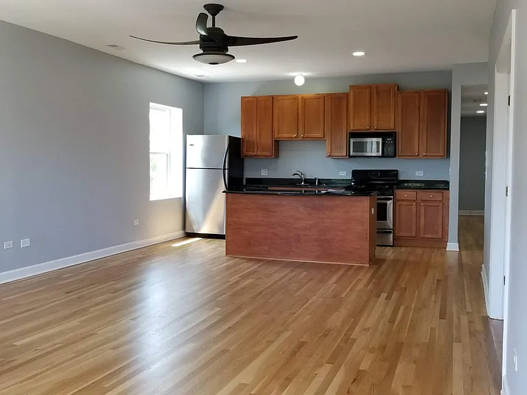 4900 N Lawndale Ave #3 — Photo 2