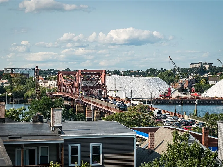 425 Border St #201 — Photo 21