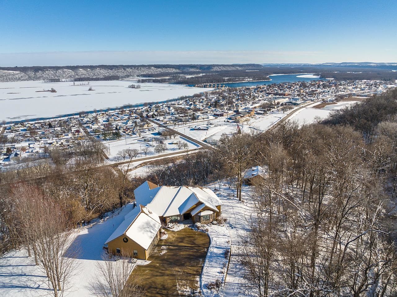 513 Acre St, Guttenberg, IA 52052 Zillow
