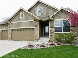 1608 Prairie Ridge Dr, Polk City, IA 50226