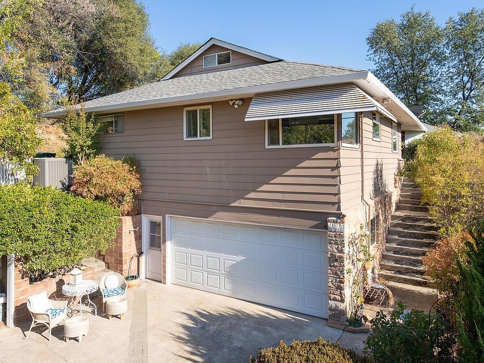 1st image of 575 Fairview Dr