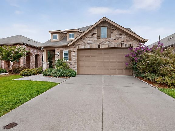 2nd image of 2804 Lolita Way