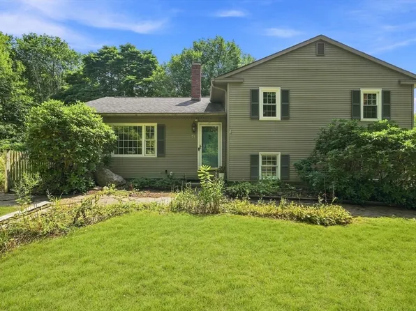 71 Mount Holyoke Dr, Amherst, MA 01002