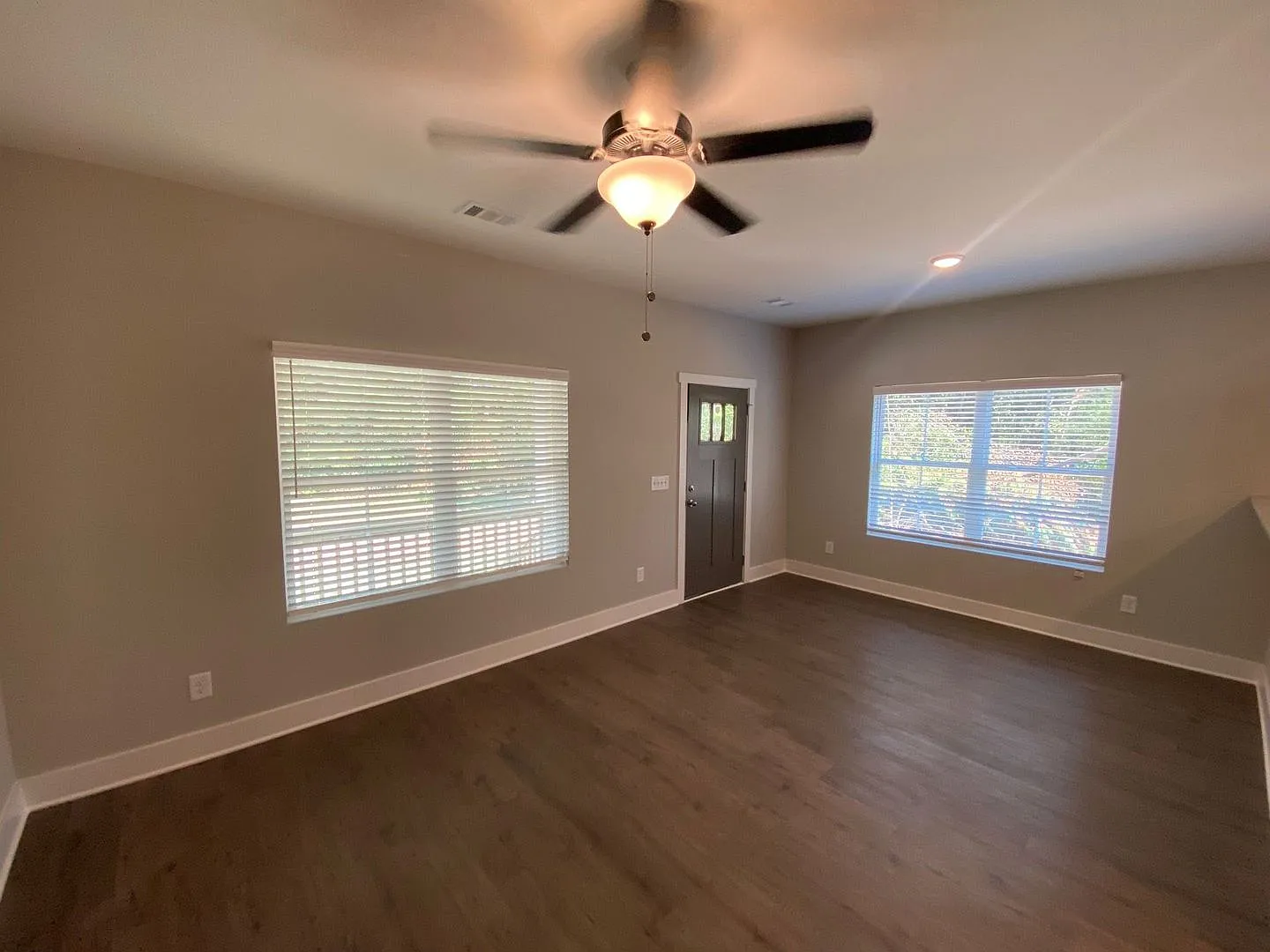 Pre-Leasing For August 10th 2027! — Photo 2