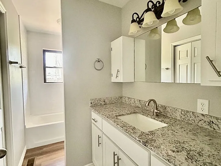 12 Newport Cir — Photo 7