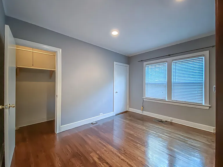 2034 N Commonwealth Ave — Photo 14