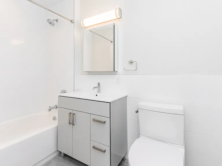 21-12 Newtown Ave #4RR — Photo 4
