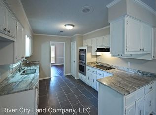 2815 Hacks Cross Rd, Germantown, TN 38138