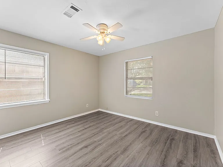 2910 Somerset Ave — Photo 8