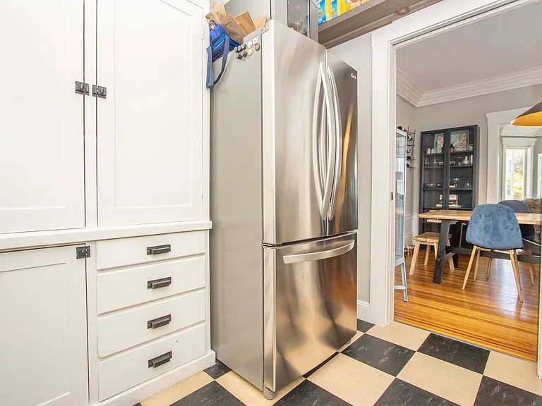 1145 Green St #1 — Photo 9