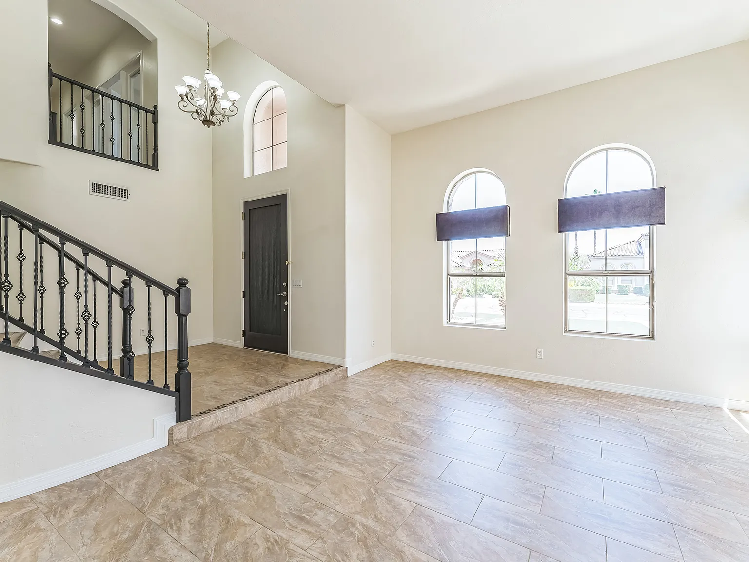 5 bed, 3047 sqft, $3,500 — Photo 3