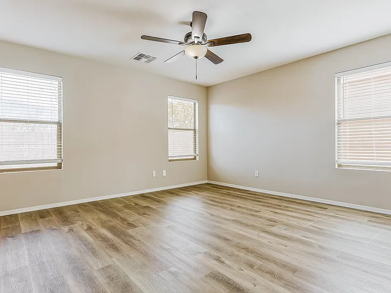 33897 N Wash View Rd — Photo 10