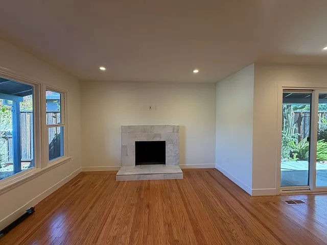 3 bed, 1400 sqft, $5,600 — Photo 2
