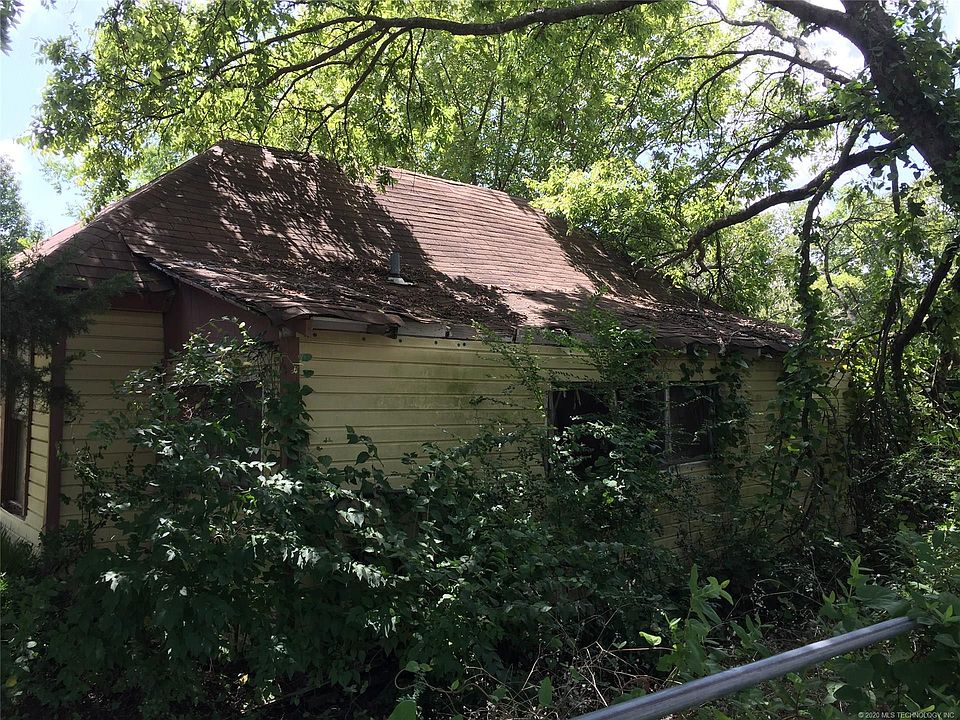 2nd image of 431 E 16th St