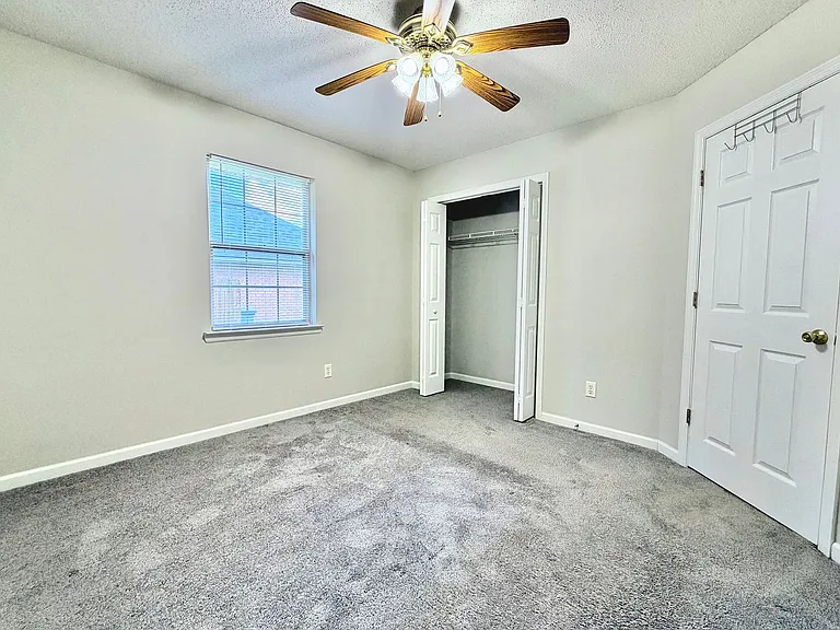 1130 Montclair Dr — Photo 22