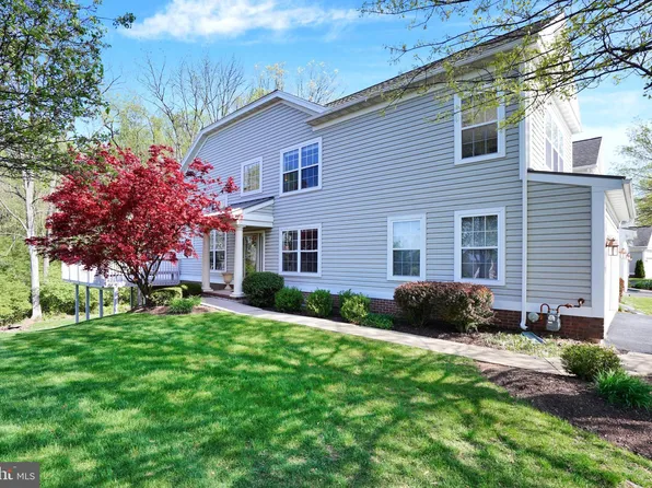 418 Oak Hill Ln, Wyomissing, PA 19610