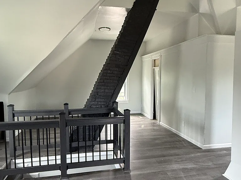Bedroom+ 600 sf additional Pic