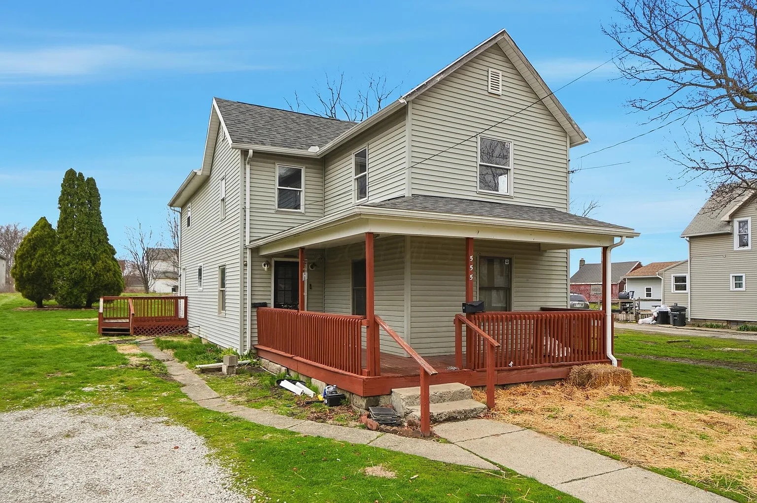 555 Avondale Ave photo 1
