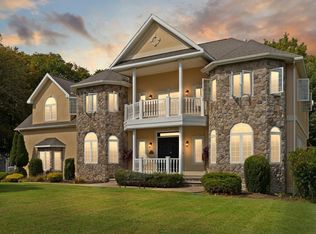 2 Bridle Path, Lynnfield, MA 01940