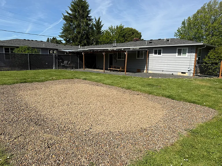 406 Hillview Dr — Photo 21