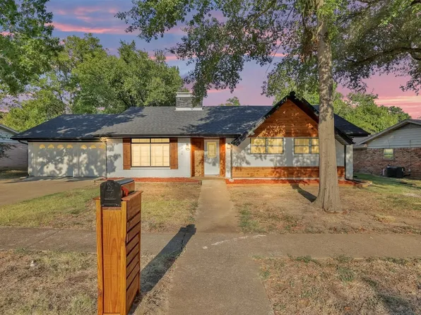 1210 Crestridge St, Ennis, TX 75119