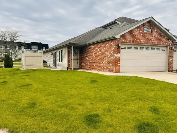 315 Deer Trail Ln, Schererville, IN 46375