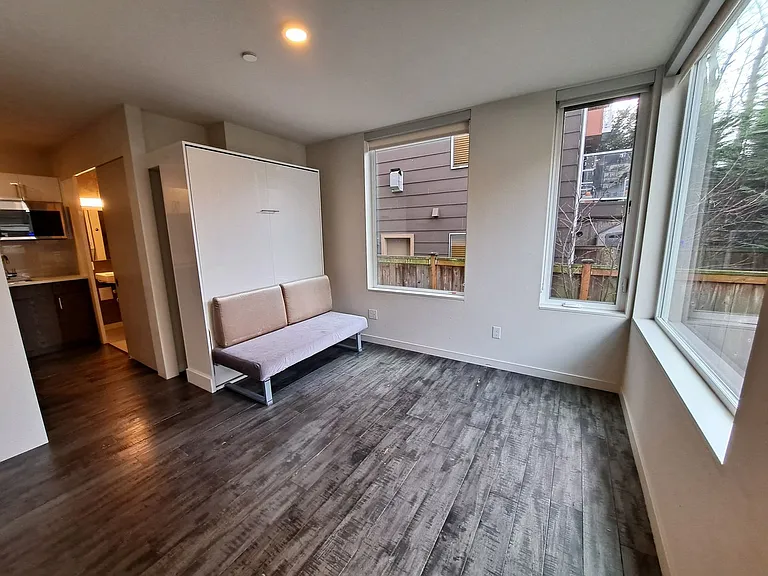 741 Harvard — Photo 12