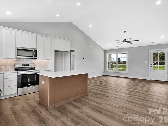4th image of 1297 Hartsoe Rd