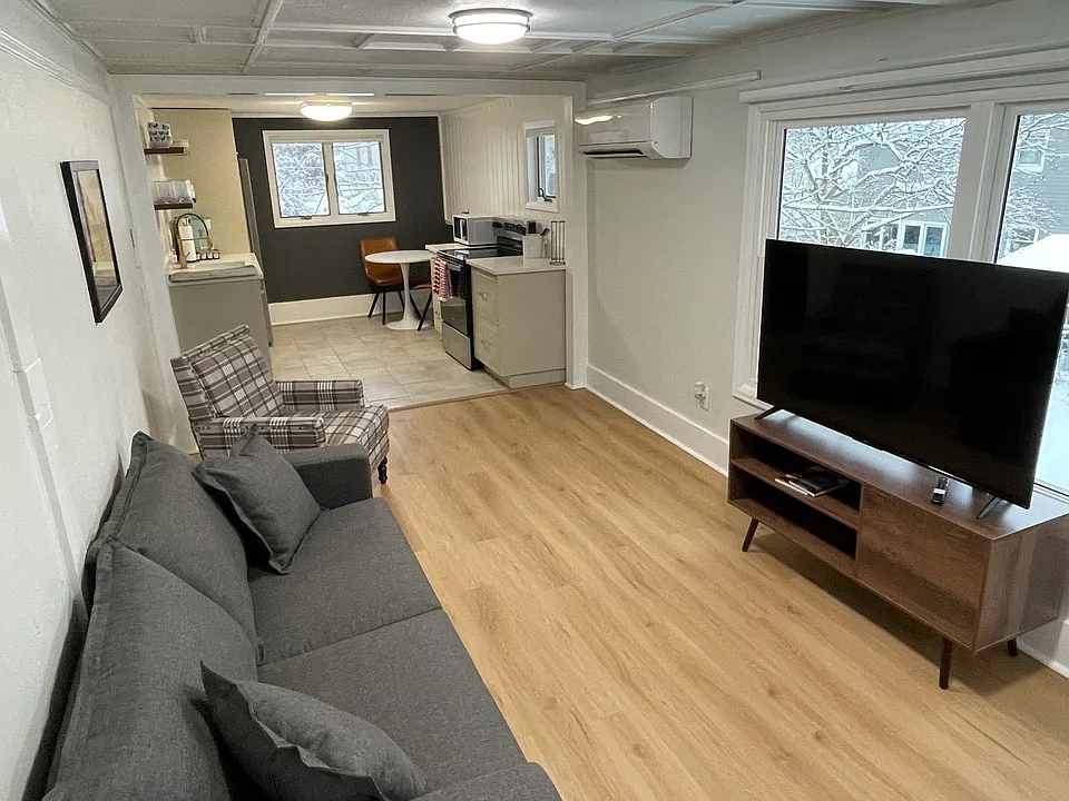 134 Lincoln Ave #1/2