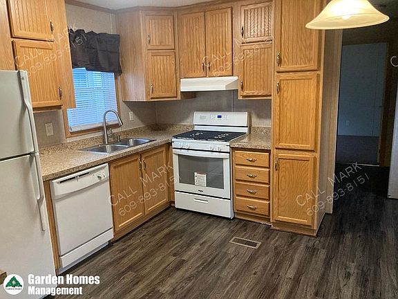 2nd image of 1 Thornwood Ln
