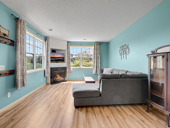 4th image of 1656 White Pine Way Unit H