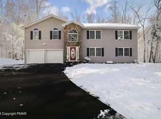 3122 Laurel View Ln, Tobyhanna, PA 18466