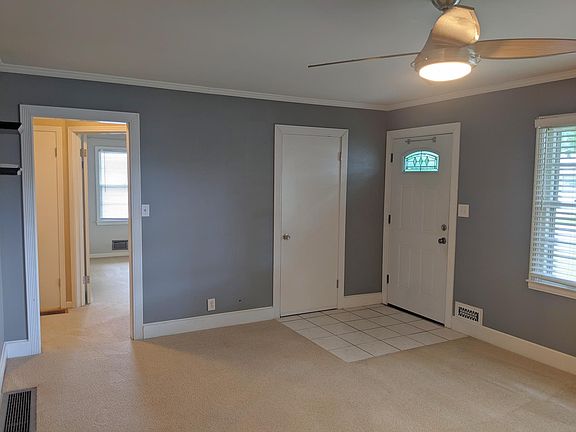 3rd image of 7914 W 85th St