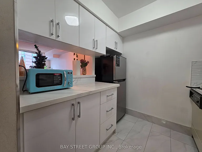 633 Bay St #1202 — Photo 6