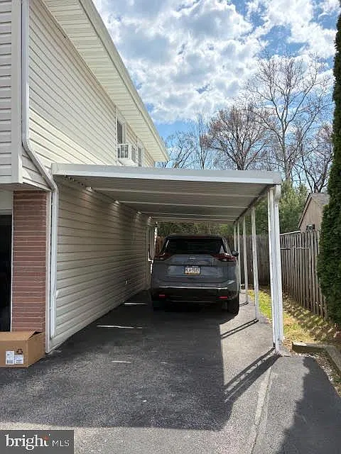 3 bed, 1.5 bath, 1194 sqft, $3,000 — Photo 3