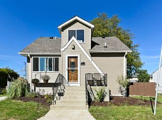 5822 W 89th Pl, Oak Lawn, IL 60453