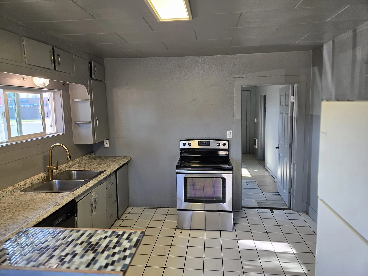 2205 Main St — Photo 3