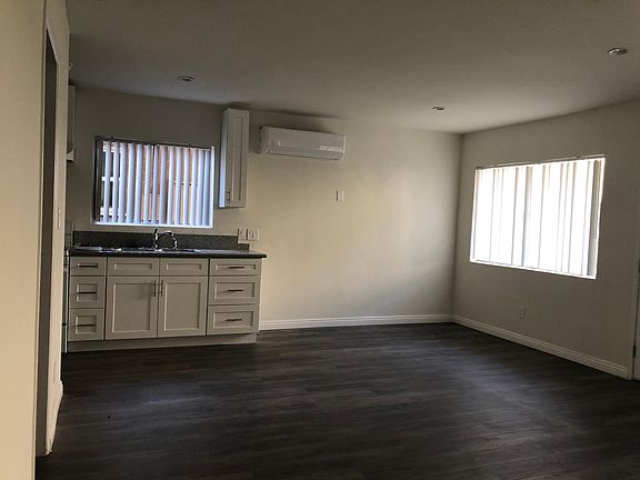 4th image of 14154 Roscoe Blvd APT 1