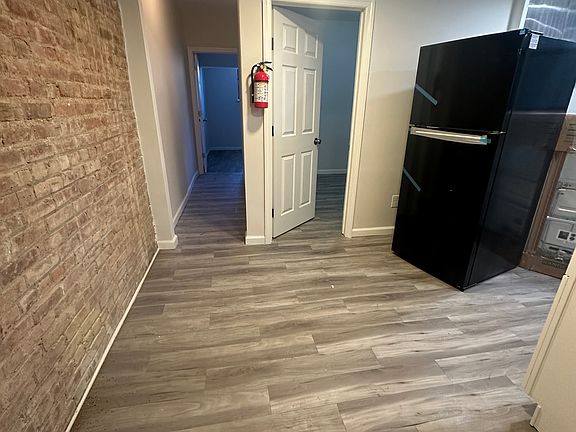 3rd image of 81 Romaine Ave APT 1