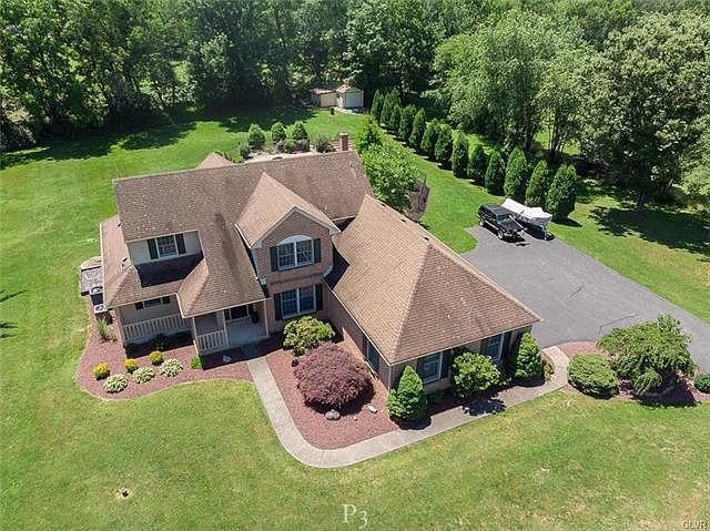 1st image of 1015 Maple Dr